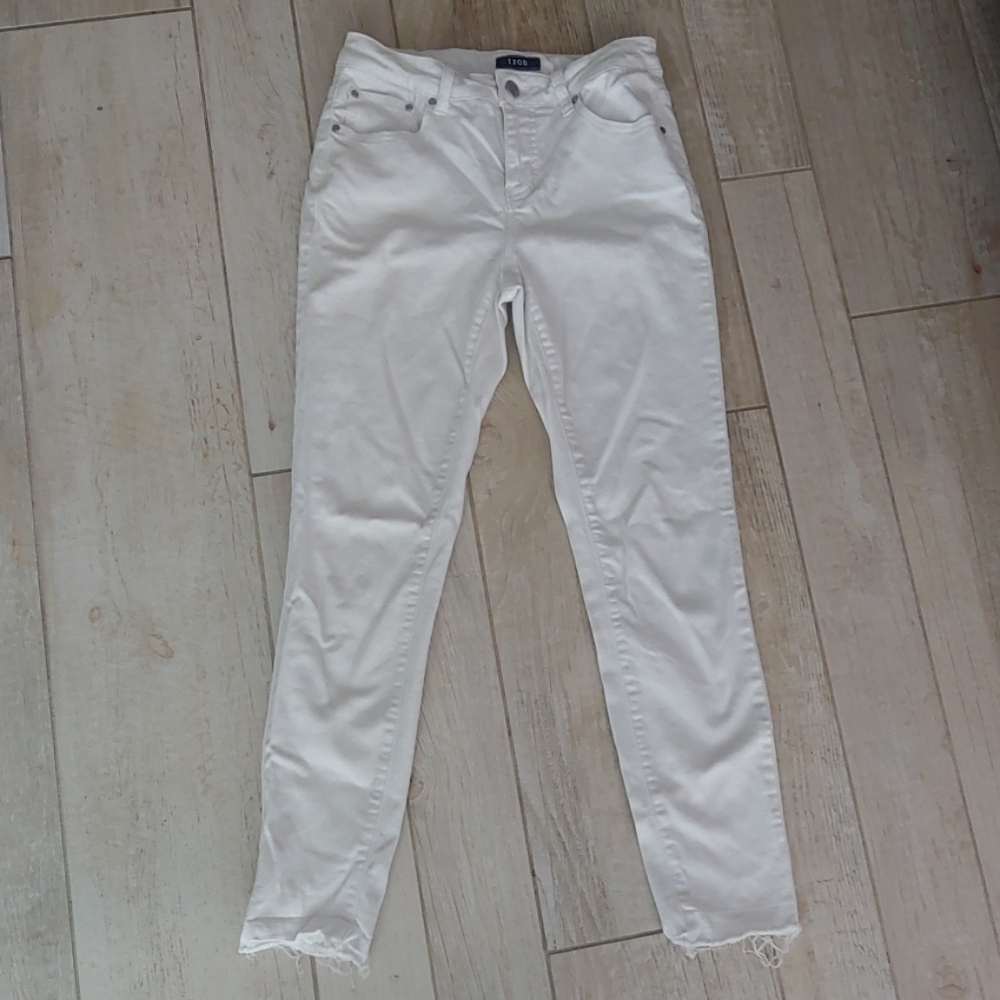 Izod white denim pants jeans with frayed legs sz 2